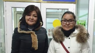 Una rifugiata cinese di etnia kazaka ottiene asilo in Kazakistan