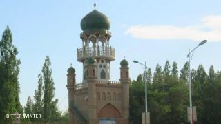Xinjiang, scompaiono i simboli della mezzaluna e della stella
