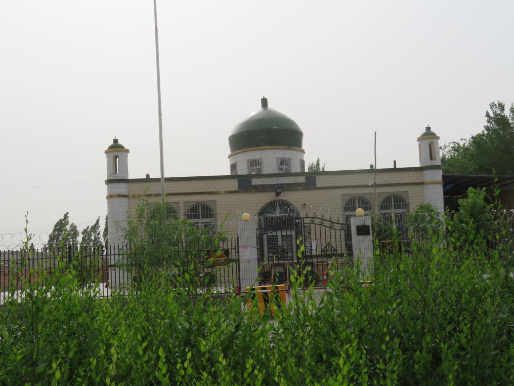 La mezzaluna è stata rimossa dal tetto di questa moschea