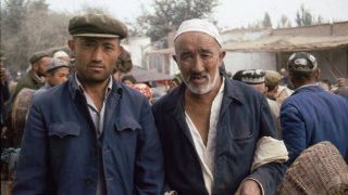 Xinjiang , una nuova norma “legalizza” i campi di “rieducazione”
