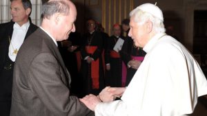 introvigne-e-Benedict-XVI