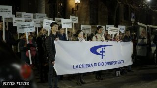 La CDO in piazza per chiedere protezione all’Italia