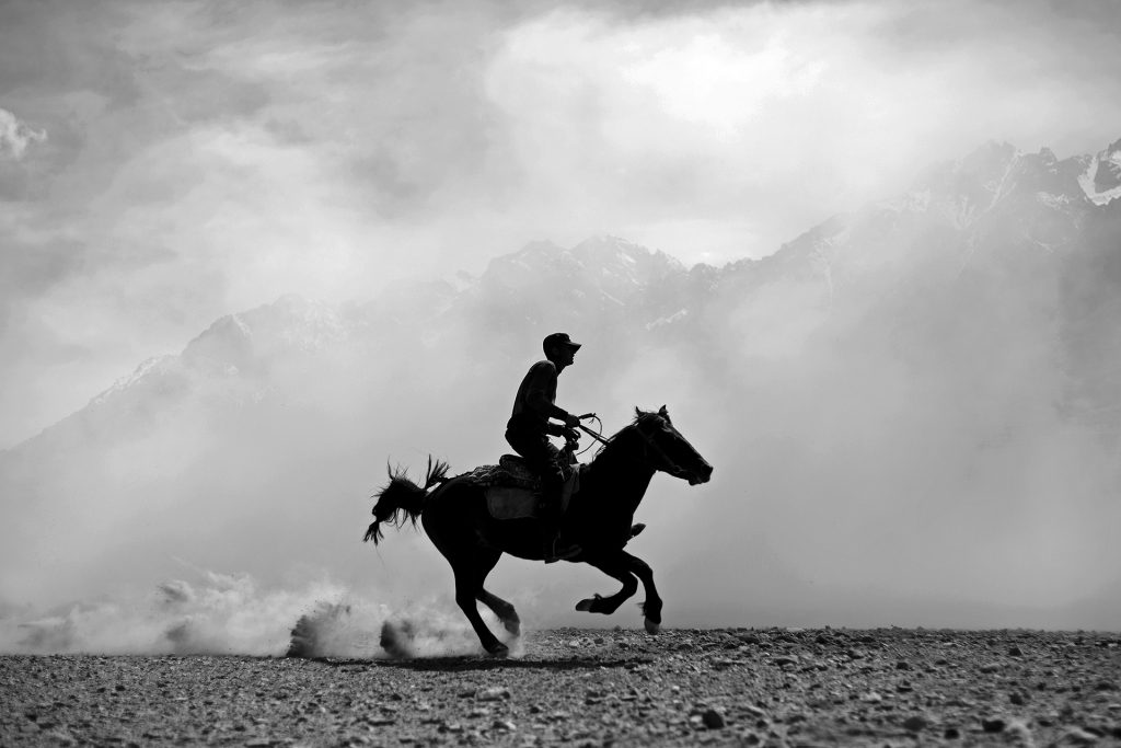 Un cavaliere al confine con il Pamir. 