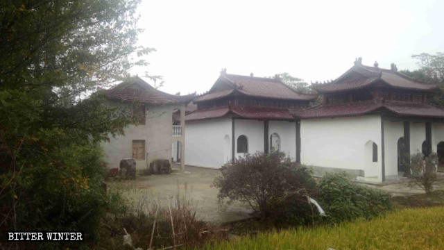 Il tempio Xifeng anch esso dipinto di bianco