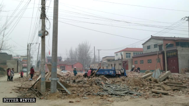 Ecco cosa rimane della chiesa del villaggio di Yanwangmiao dopo la demolizione