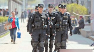 Nello Xinjiang vengono spesso impiegate forze speciali di polizia per «mantenere la stabilità»