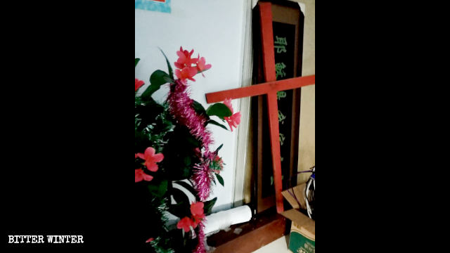In marzo, la sala per i raduni di una Chiesa domestica della città di Binzhou è stata chiusa e la sua croce abbattuta