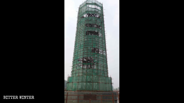 La statua di Guanyin nel Baiyangdian Gran View Garden è stata smantellata a marzo