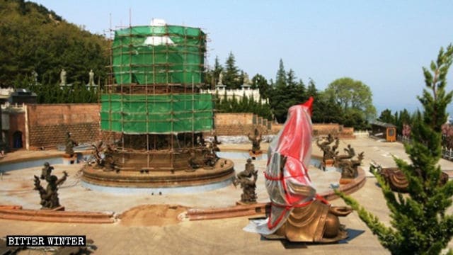 La statua di Guanyin che stilla acqua è stata smantellata a fine aprile