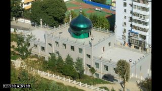 Una vista della moschea delle donne sulla Motianyuan Road nella città di Baoji