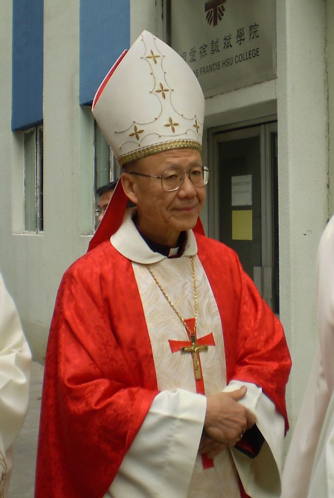 Il cardinale John Tong Hon