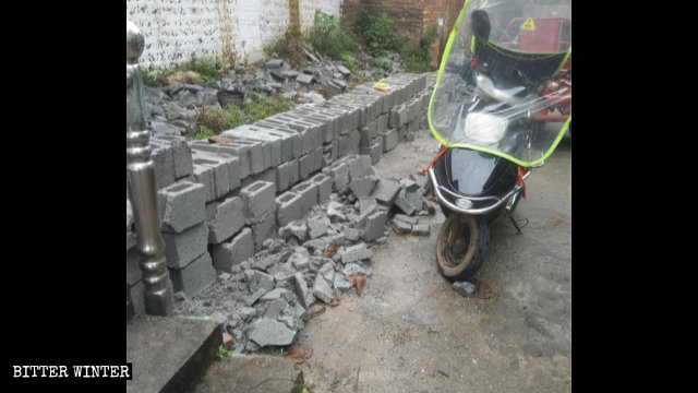 In giugno nella città di Ji le autorità hanno fatto demolire il nuovo muro di recinzione di una sede della «vecchia Local Church»
