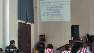 Diapositive usate per un sermone che interpreta l’appello di Xi Jinping a «tenere a mente la missione» basandosi su brani dalla Bibbia