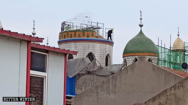 In luglio a Xinzheng, una contea amministrata dalla città di Zhengzhou nell’Henan, è stata demolita la cupola di una moschea