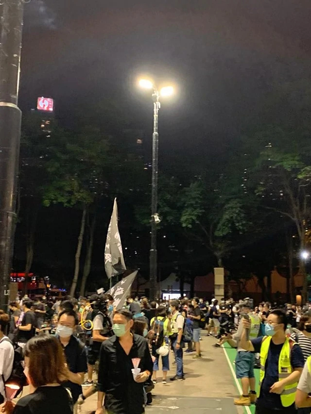 Manifestanti democratici si riunita a Victoria Park